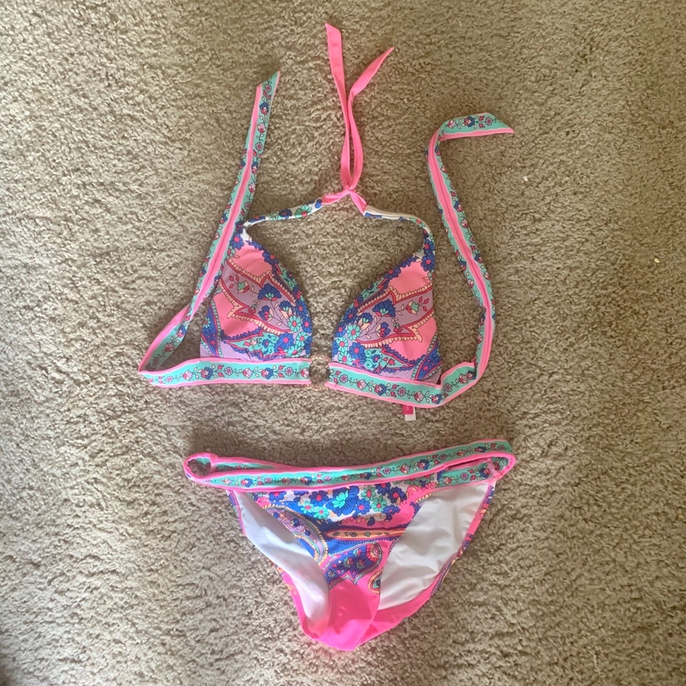 Victoria’s Secret bikini